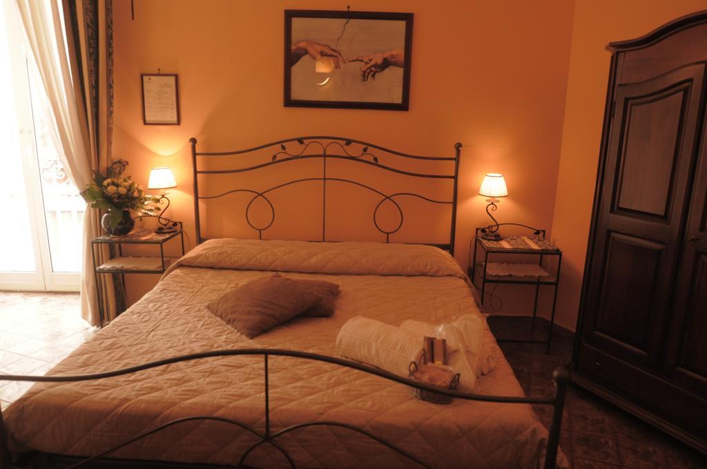 I Visconti Bed and Breakfast Neapel Exteriör bild